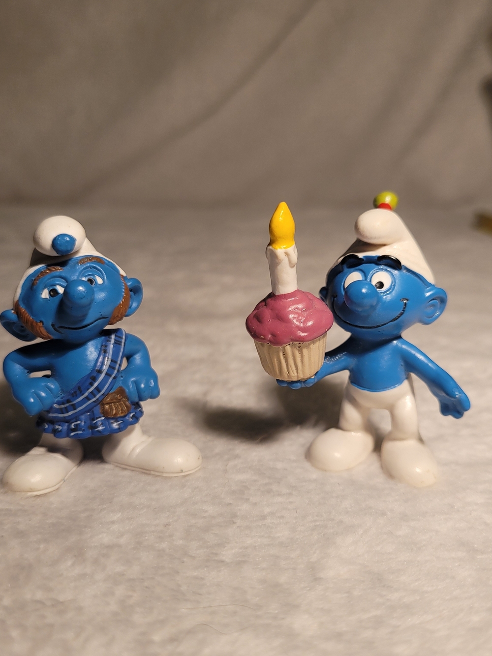 Smurf PVC Figures Schleich - Blue & White with Pink Cupcake